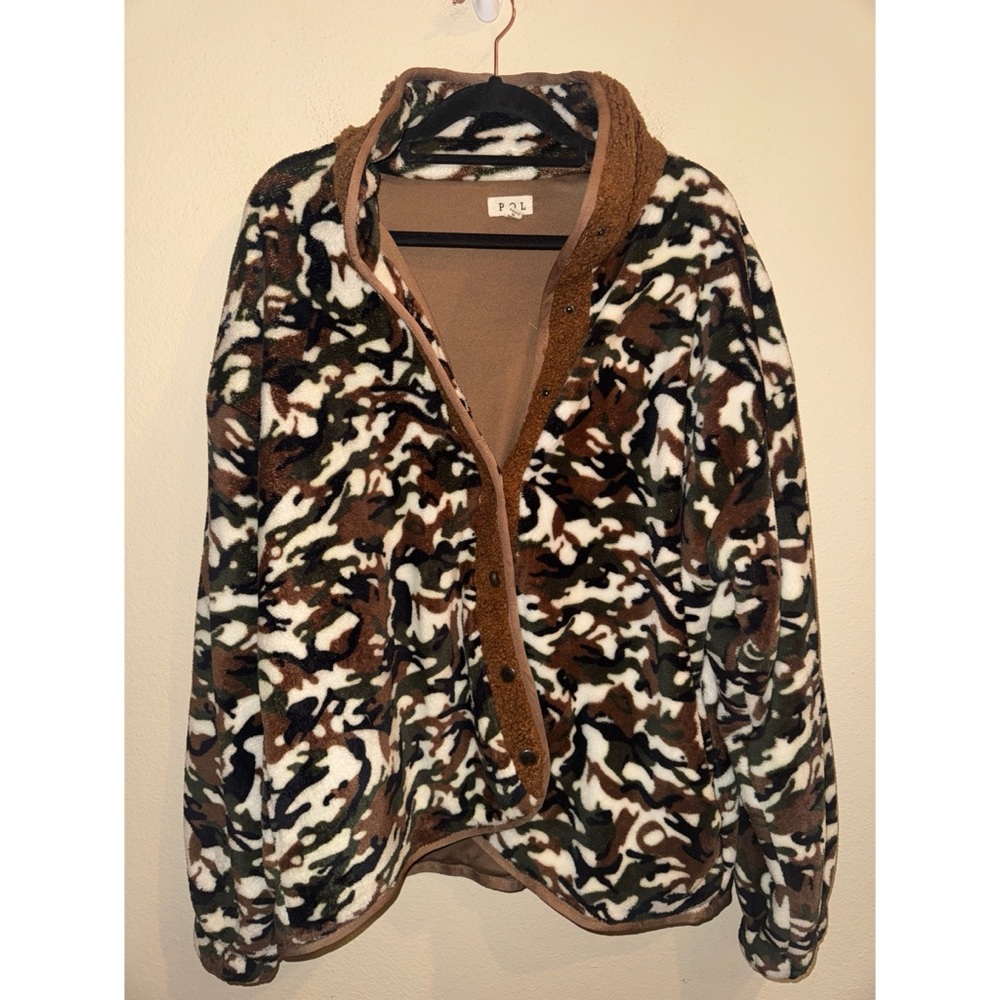 POL Camo Button Up Fleece Jacket Size Small